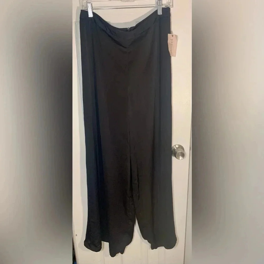New With Tags philosophy Wide leg zipper back silky pants Size 10
